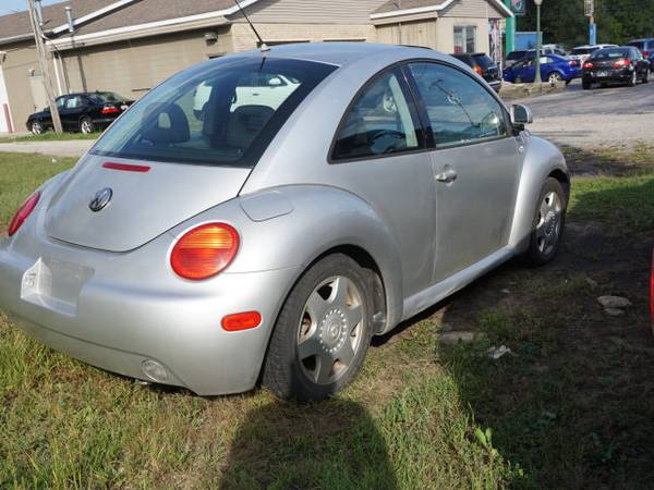 2000 *Volkswagen* *New Beetle* *GLS* Silver for sale in Muskegon, MI – photo 2