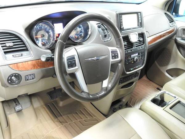 2011 CHRYSLER TOWN&COUNTRY TOURING L,PRICED TO SELL TODAY-STOP BY NOW for sale in Detroit, MI – photo 9
