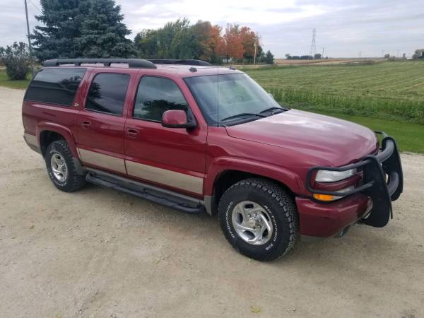 04 Chevy Suburban Z71 4x4 for sale in Fairwater, WI – photo 2