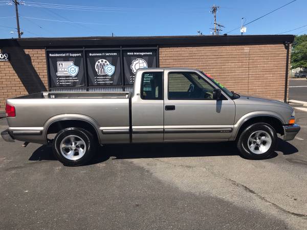 1998 CHEVY S10 LS EXTRA-CAB 5 SPEED MANUAL 3RD DOOR RUNS SUPER. for sale in Medford, OR – photo 4
