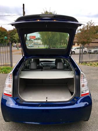 2010 Toyota Prius IV. JBL Sound. 45-55MPG. Heated Leather Seats. for sale in Portland, OR – photo 6