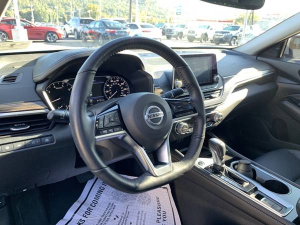 2020 Nissan Altima FWD 4D Sedan/Sedan 2 5 Platinum for sale in Saint Albans, WV – photo 13