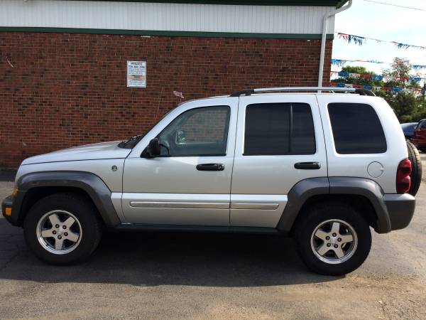 2006 Jeep Liberty 4x4 LOW MILES!! No Rust Here!! for sale in Painesville , OH – photo 2