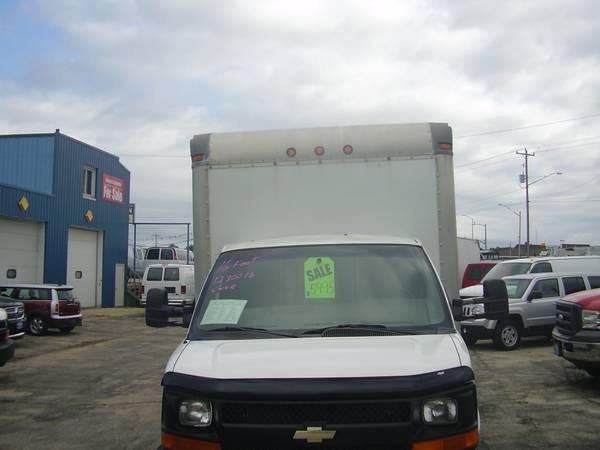 2006 CHEV EXPRESS 3500 16 FT CUBE VAN for sale in Green Bay, WI – photo 15