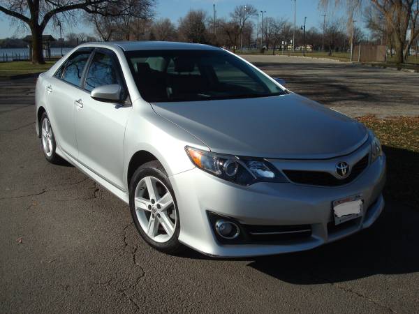 2012 Toyota Camry SE - cars & trucks - by owner - vehicle automotive... for sale in MENASHA, WI – photo 2