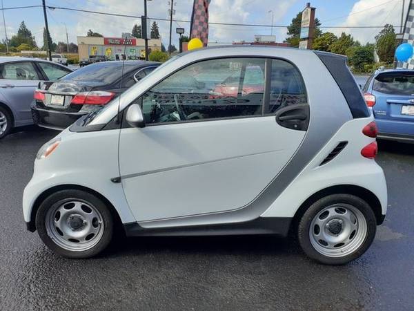2014 smart fortwo Pure Hatchback Coupe 2D Hatchback - cars & trucks... for sale in Vancouver, OR – photo 8