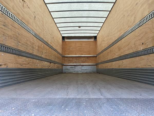 2015 Hino 268A 26' Box Truck ***DOCK HEIGHT***AUTOMATIC TRANS*** -... for sale in Swartz Creek, WI – photo 15