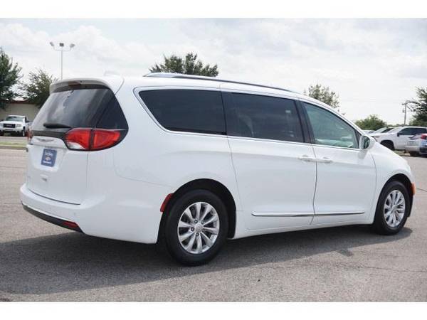 2018 Chrysler Pacifica Touring L for sale in Oklahoma City, OK – photo 18