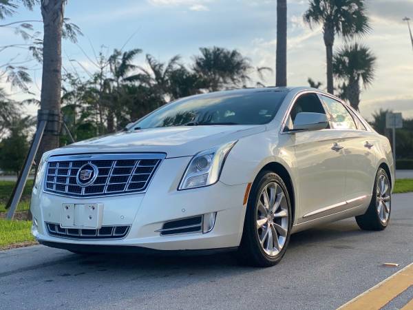 2013 CADILLAC XTS - - by dealer - vehicle automotive for sale in Miami, FL