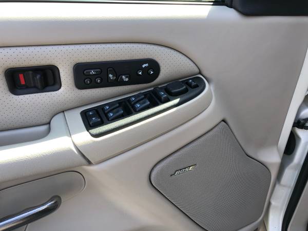 2004 Cadillac Escalade AWD White, for sale in Tracy, CA – photo 7