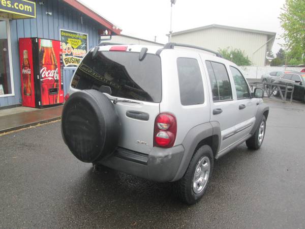 FM Jones and Sons 2006 Jeep Liberty 4x4 - - by dealer for sale in Eugene, OR – photo 2