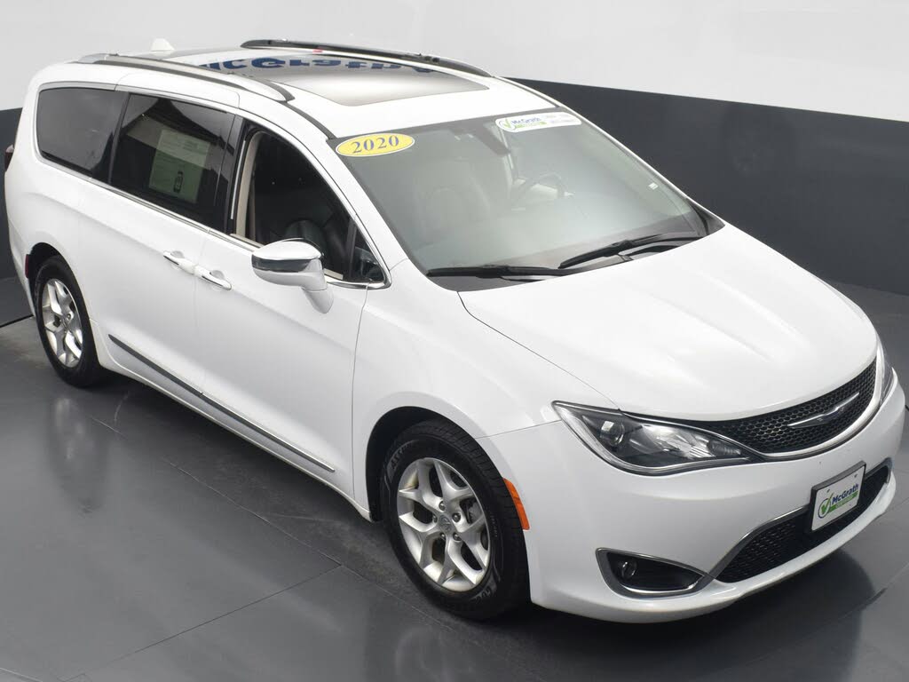 2020 Chrysler Pacifica Limited FWD for sale in Cedar Rapids, IA – photo 2