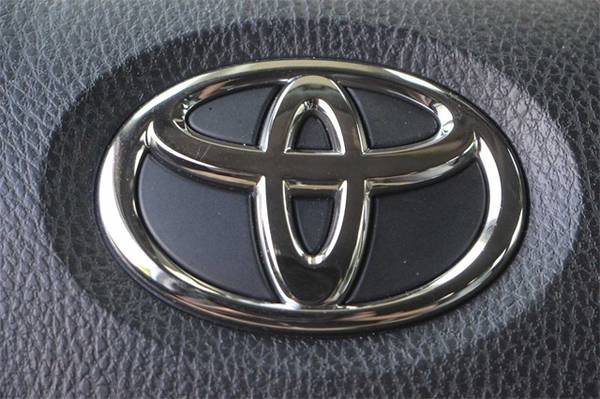 2019 Toyota Highlander *Call for availability for sale in ToyotaWalnutCreek.com, CA – photo 18