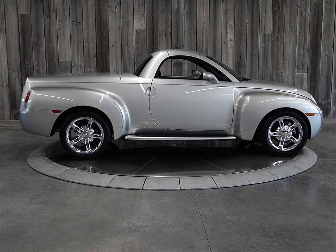 2005 Chevrolet SSR for sale in Bettendorf, IA – photo 9