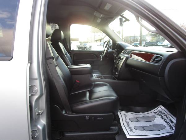 2010 GMC SIERRA SLT CREW CAB - ONE OWNER - BACK UP CAMERA - LOW... for sale in Scranton, PA – photo 11