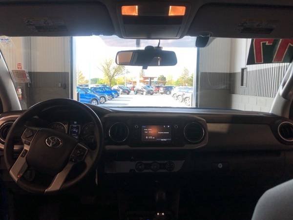 2017 Toyota Tacoma RWD 4D Access Cab/Truck SR5 for sale in Cedar Falls, IA – photo 18