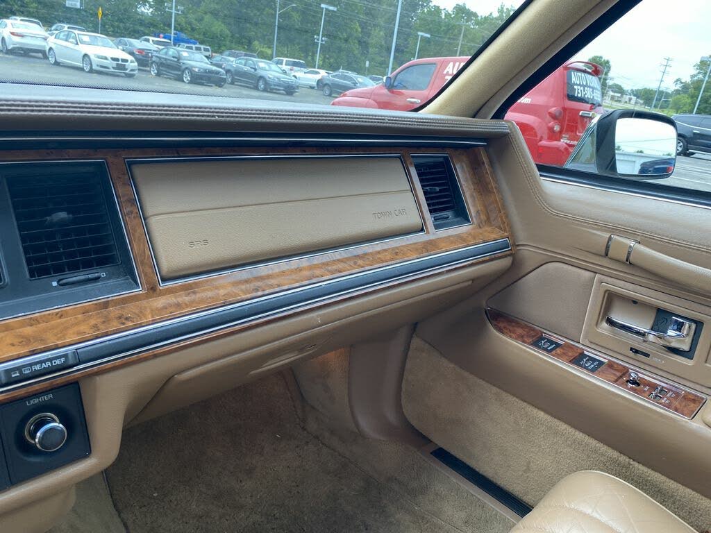 1994 Lincoln Town Car Executive for sale in Brownsville, TN – photo 15