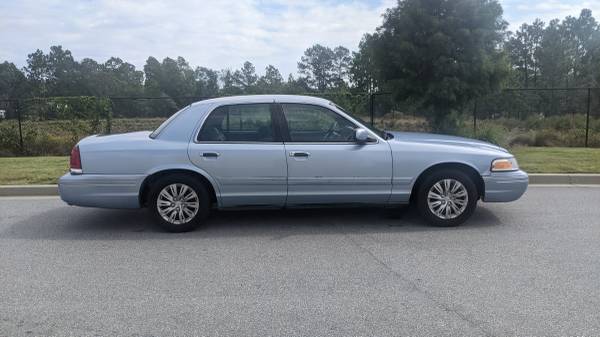 2001 Ford Crown Victoria 135k - - by dealer - vehicle for sale in Lexington, SC – photo 3