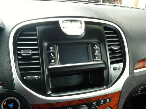 2012 Chrysler 300 Limited for sale in Mansfield, OH – photo 11