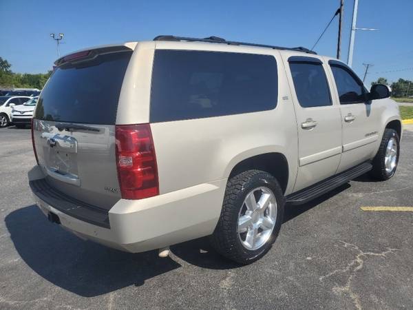 2007 Chevrolet Suburban LTZ Leather Sunroof DVD Over 180 Vehicles for sale in Lees Summit, MO – photo 13