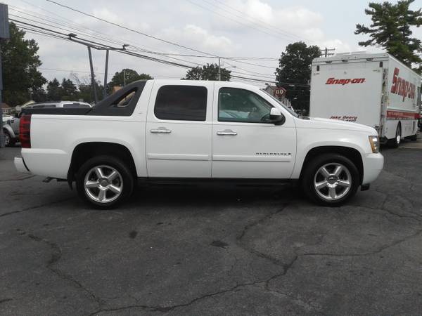 2008 Chevy Avalanche LT 4x4 - - by dealer - vehicle for sale in Bausman, PA – photo 4