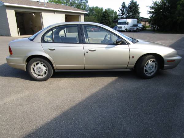 1997 saturn sl2 only 78xxx miles for sale in Montrose, MN