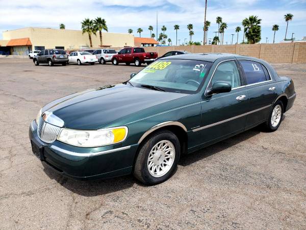 1999 Lincoln Town Car 4dr Sdn Signature FREE CARFAX ON EVERY VEHICLE for sale in Glendale, AZ – photo 2