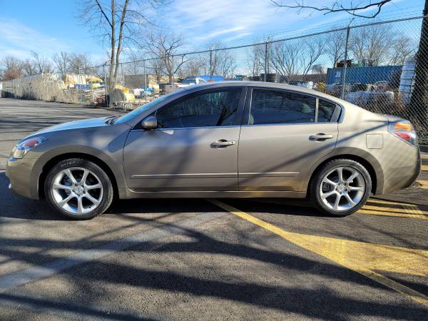 2008 NISSAN ALTIMA 2 5 S MANUAL! LOW MILES! VERY RARE! - cars & for sale in Hasbrouck Heights, NJ – photo 2