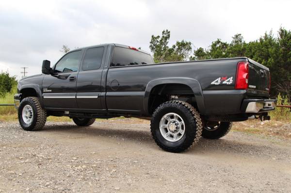 CRAZY CLEAN!! 2003 CHEVY SILVERADO 2500HD 4X4 - DURAMAX - LOW MILES!! for sale in Liberty Hill, TX – photo 4