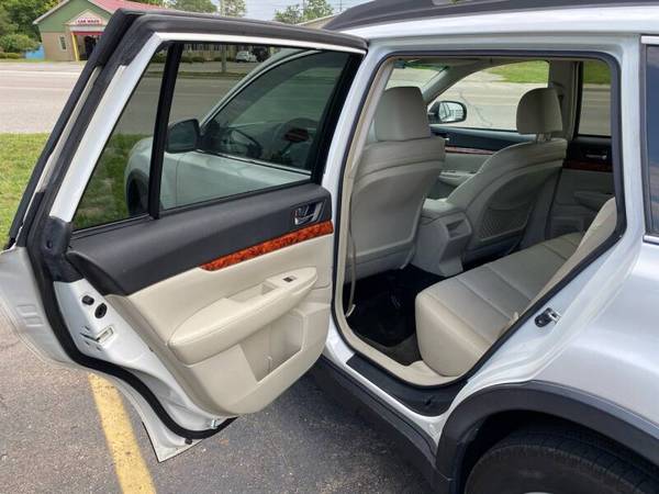 * 2012 SUBURU OUTBACK * 2.5I LIMITED * LOADED * ONE OWNER * NICE! -... for sale in Lapeer, MI – photo 15