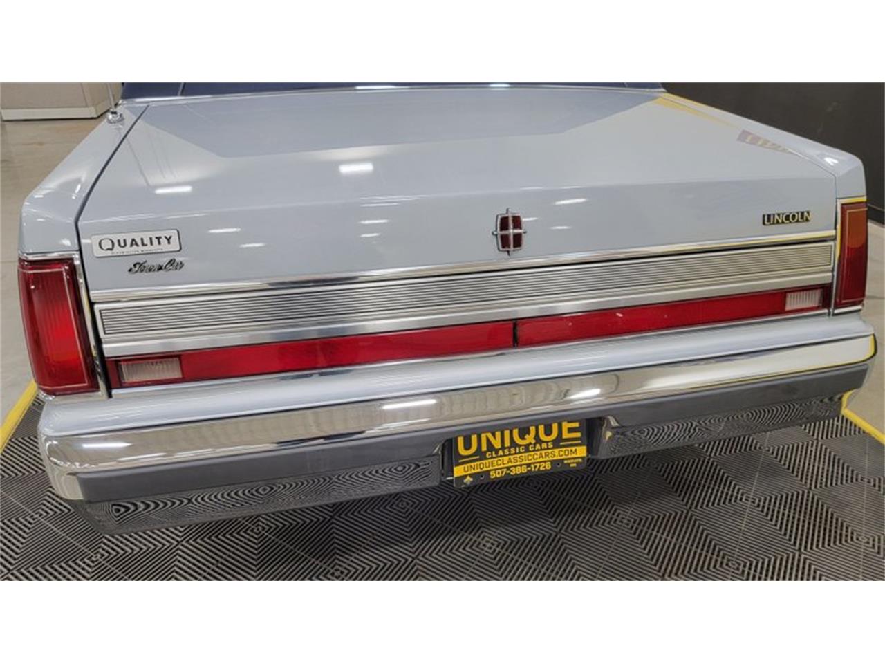 1989 Lincoln Town Car for sale in Mankato, MN – photo 18