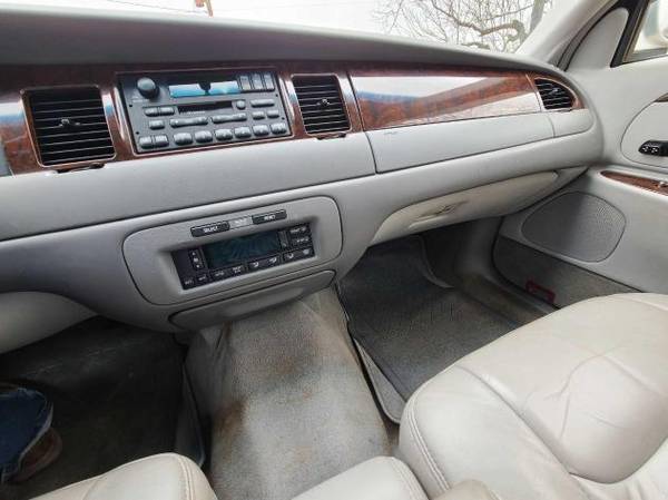 2000 Lincoln Town Car - - by dealer - vehicle for sale in Salisbury, NC – photo 7