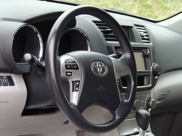 2013 Toyota Highlander Plus Only 94K Miles Back Up PowerGater for sale in binghamton, NY – photo 23