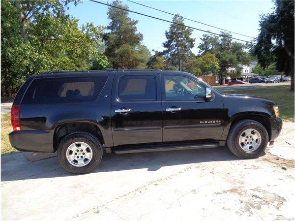 2012 Chevrolet Chevy Suburban 1500 LT Sport Utility 4D FREE CARFAX ON for sale in Lynnwood, WA – photo 12