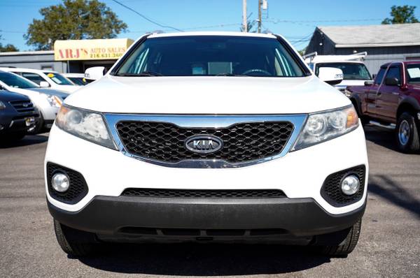 2011 Kia Sorento 2WD 4dr I4 LX - - by dealer - vehicle for sale in Cleveland, OH – photo 2