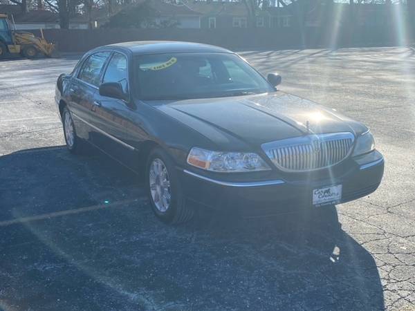 2010 Lincoln Town Car/super clean/Loaded/Cash Price! for sale in Springfield, MO – photo 3