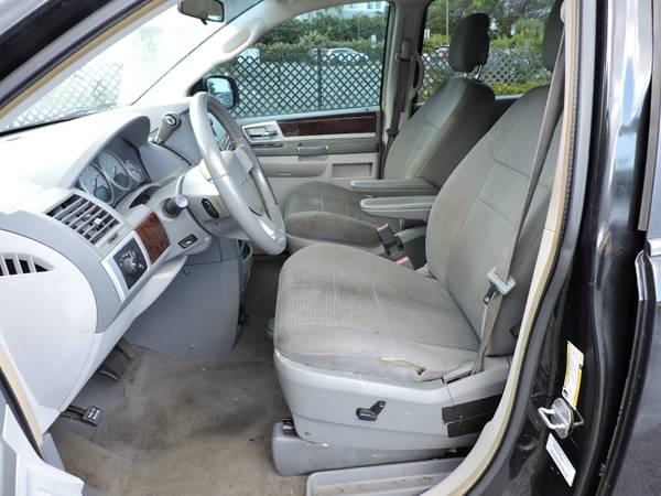 2010 Chrysler Town & Country for sale in Pompano Beach, FL – photo 6