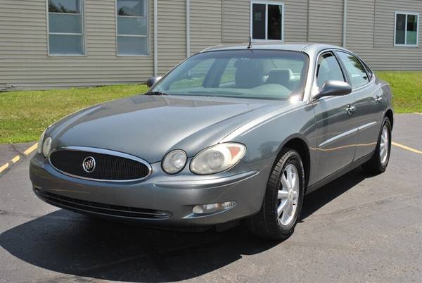 2005 BUICK LACROSSE CX 3.8L V6 EXTRA CLEAN WELL MAINTAINED for sale in Flushing, MI