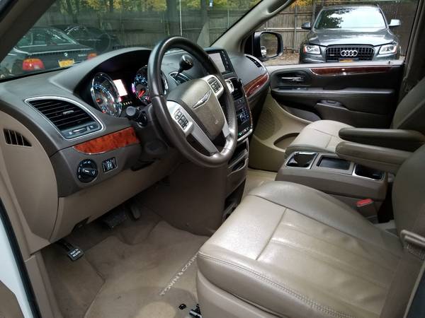 2015 Chrysler Town and Country Touring for sale in Armonk, NY – photo 7