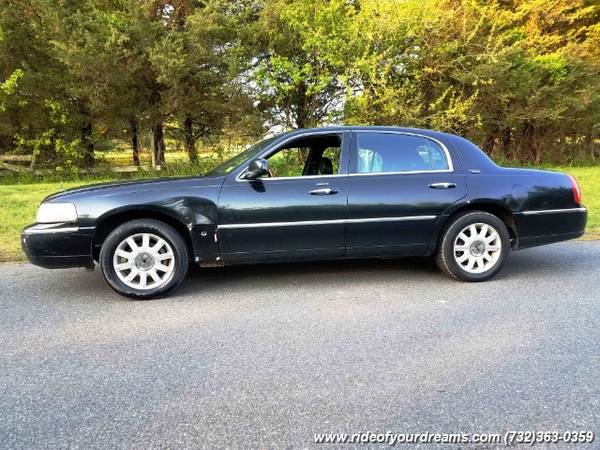2009 Lincoln Town Car - GREAT UBER CAR!! CHEAP!! for sale in Farmingdale, PA – photo 7