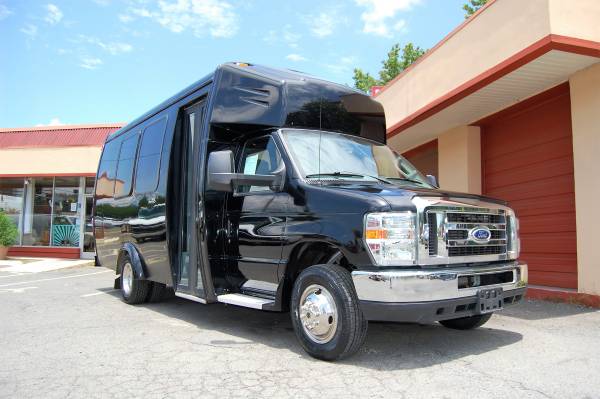 VERY NICE NON CDL 15 PERSON MINI BUS.....UNIT# 5650T for sale in Charlotte, NC – photo 2