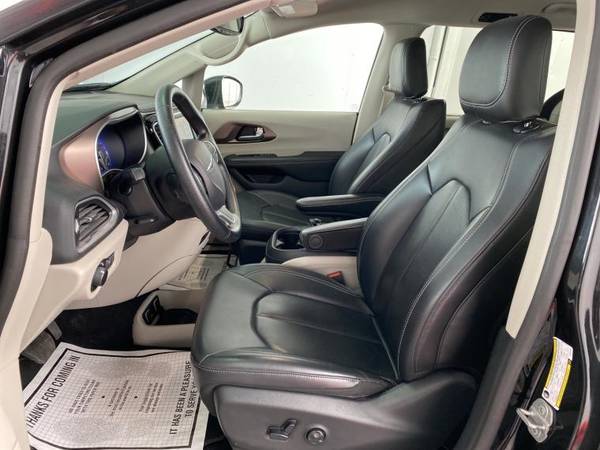 2020 Chrysler Voyager LXI Minivan - - by dealer for sale in Richmond Hill, NY – photo 22