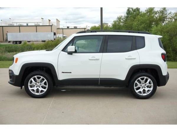 2016 Jeep Renegade Latitude - SUV - cars & trucks - by dealer -... for sale in Ardmore, TX – photo 2