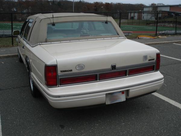 █ 1996 LINCOLN TOWN CAR CARTIER EDITION █ for sale in Weston, MA – photo 17