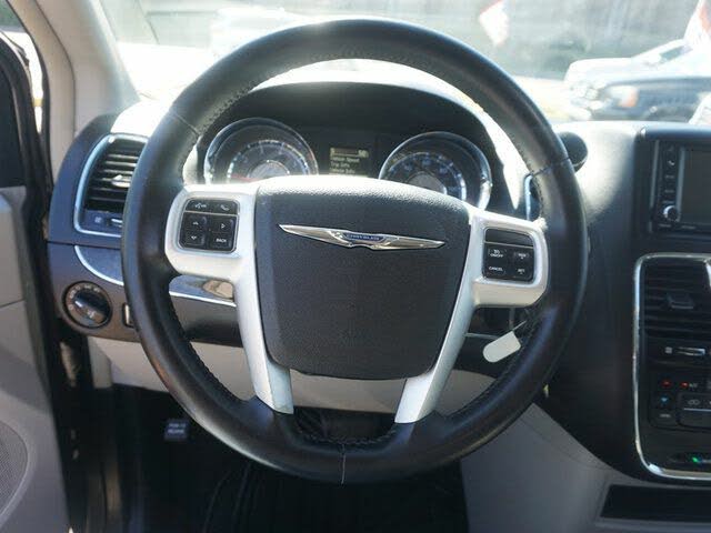 2016 Chrysler Town & Country Touring FWD for sale in Gretna, LA – photo 11