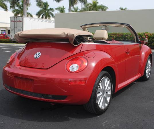2008 VOLKSWAGEN NEW BEETLE CONVERTIBLE, 2.5L 4Cyl, CLEAN for sale in west park, FL – photo 2
