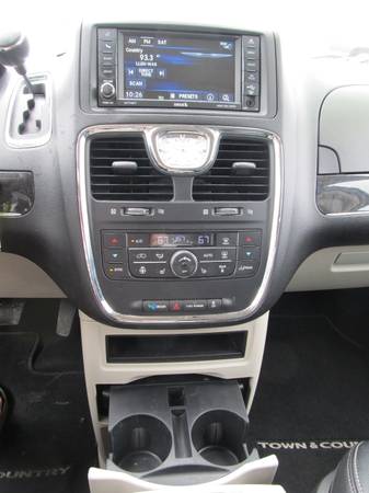 2014 CHRYSLER TOWN & COUNTRY LOWER PRICE - - by for sale in Woodburn, IN – photo 13