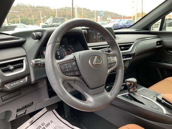 2019 Lexus UX FWD 4D Sport Utility/SUV 200 Base for sale in Saint Albans, WV – photo 13