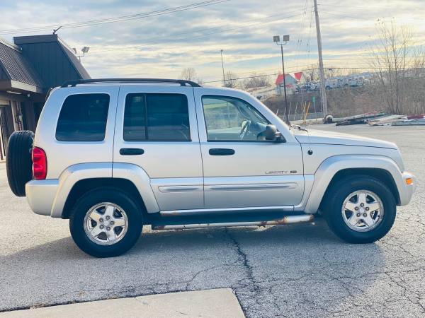 Jeep Liberty 2003 4x4 LOW MILES 112k - - by dealer for sale in Kansas City, MO – photo 7