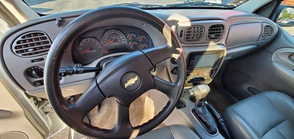 2008 *Chevrolet* *Trailblazer* *4WD 4dr LT w/1LT* Gr for sale in McHenry, IL – photo 12